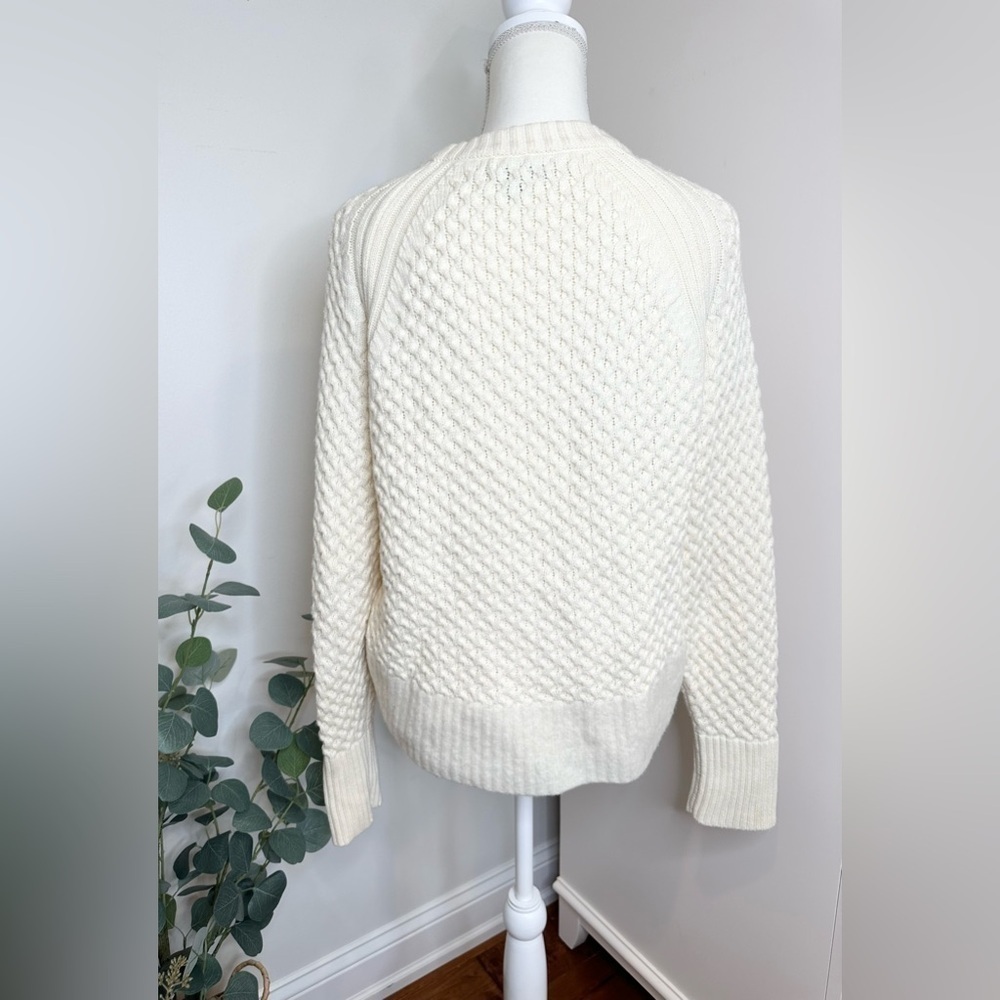 Banana Republic Women’s Cable Knit Sweater in Caribbean Sand Size Medium - Picture 5 of 10